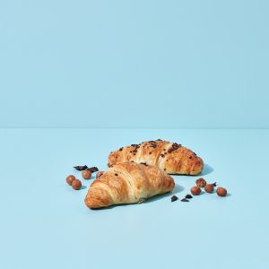 Kruasāns ar kakao un lazdu riekstu pildījumu